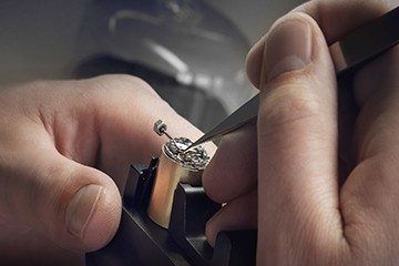 郑州百达翡丽表冠掉了进水维修